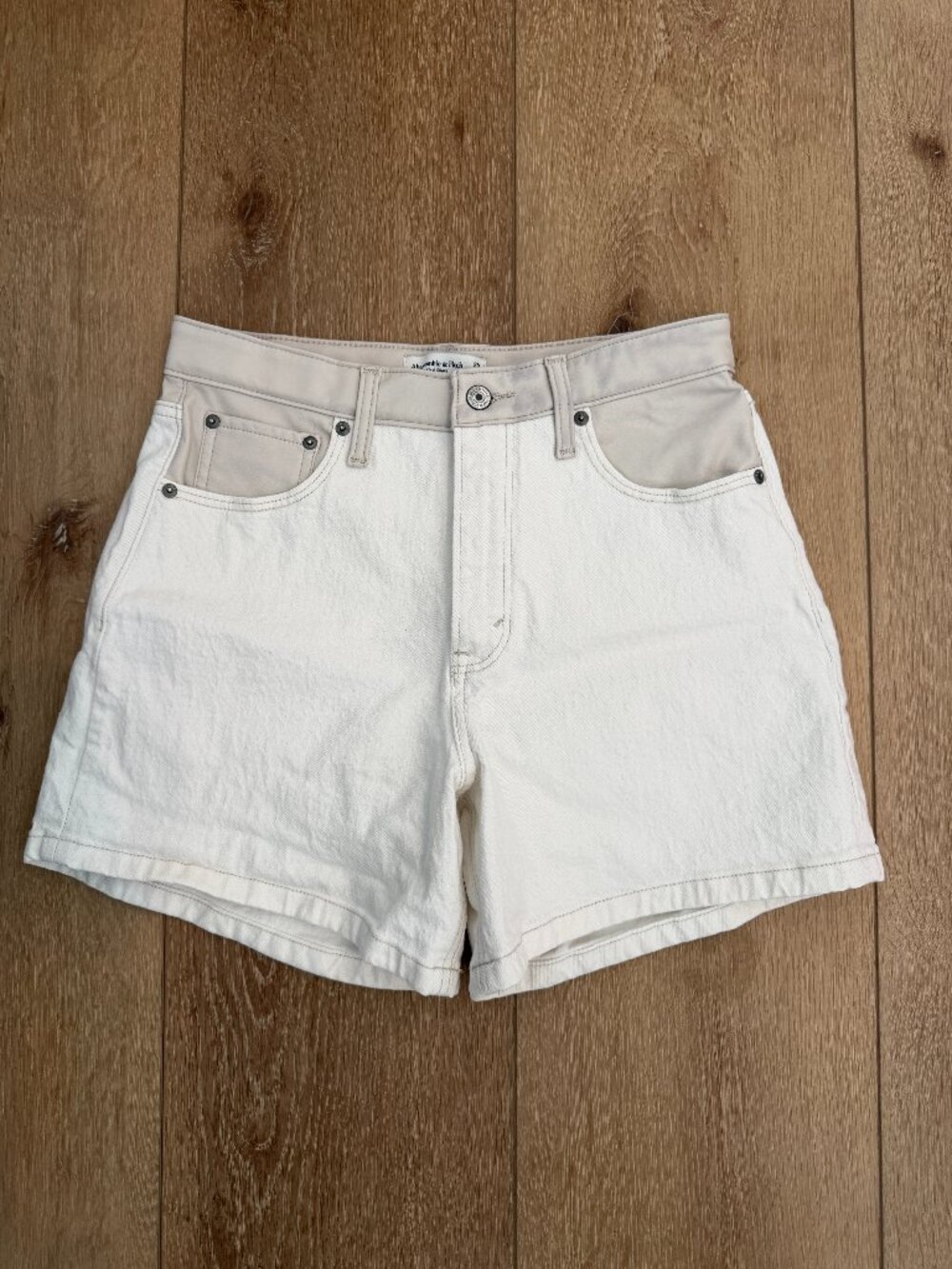 Abercrombie & Fitch Dad White Denim & Leather Short – 29